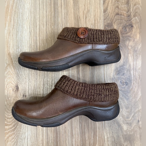 Dansko Clog Women's 6.5M 37 EU Brown Leather Knit Collar Button Ornament LNC - Picture 5 of 6